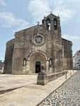 Vista exterior frontal de la Iglesia de Santiago en Betanzos