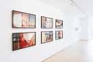 Sala de exposición con obras de arte en la Fundación RAC
