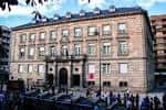 Vista frontal del edificio de la Subdelegación del Gobierno en Ourense