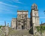 Fachada principal de la Basílica de Santa María la Mayor con escalinata