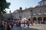 La Praza da Pedreira concurrida, ideal para eventos al aire libre
