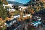 Conjunto de edificaciones en el entorno de la Presa de Os Peares, en la Ribeira Sacra