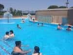 Toboganes, tubos y chorros en la piscina municipal de Collado ...
