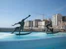 Fuente de los surfistas encima de la playa del Matadero y en ...