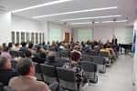 Auditorio o sala de conferencias con público en la Facultade de Ciencias da Educación e do Deporte