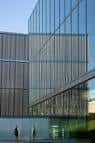 Fachada de cristal y paneles del Auditorio de Lugo