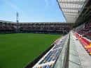 Vista panorámica del campo de fútbol y las gradas del Estadio Municipal de Pasarón