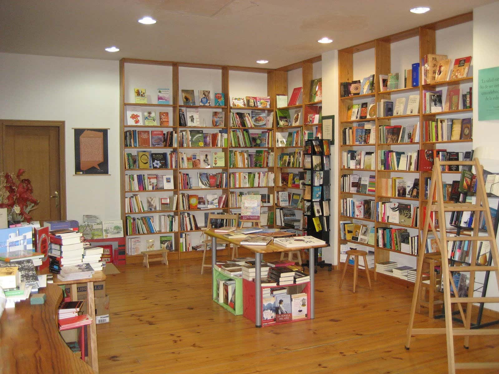 Charla sobre memoria histórica en la Libraría Aenea