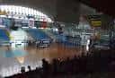 Interior del Pabellón Municipal de Deportes de Lugo con la cancha y gradas