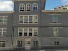 Exterior de un edificio de complejo hostelero en Lugo