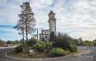 Faro de A Guía en la cima del Monte de A Guía