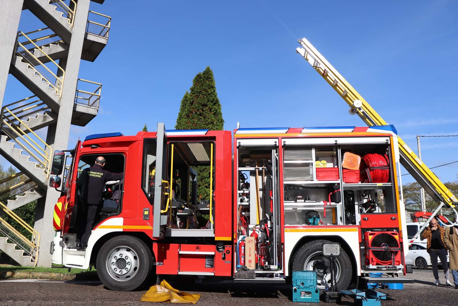 Calendario benéfico de los bomberos de Ourense