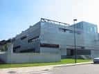 Edificio de arquitectura moderna en el Campus de Elviña