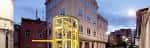 Elevador de Troncoso iluminado al anochecer en A Coruña