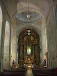 Nave central de la Iglesia de San Agustín hacia el altar mayor
