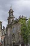 Fachada principal de la Igrexa da Universidade con su torre