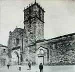 Vista histórica de la Iglesia de San Francisco y su campanario en la plaza