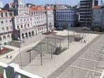 Diseño arquitectónico de la Praza de Armas de Ferrol con estructuras modernas