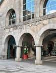 Detalle de los arcos de la entrada principal del Mercado de Abastos