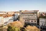 Vista aérea del Hotel Compostela en el entorno urbano de Santiago
