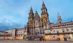 Catedral de Santiago de Compostela iluminada al atardecer