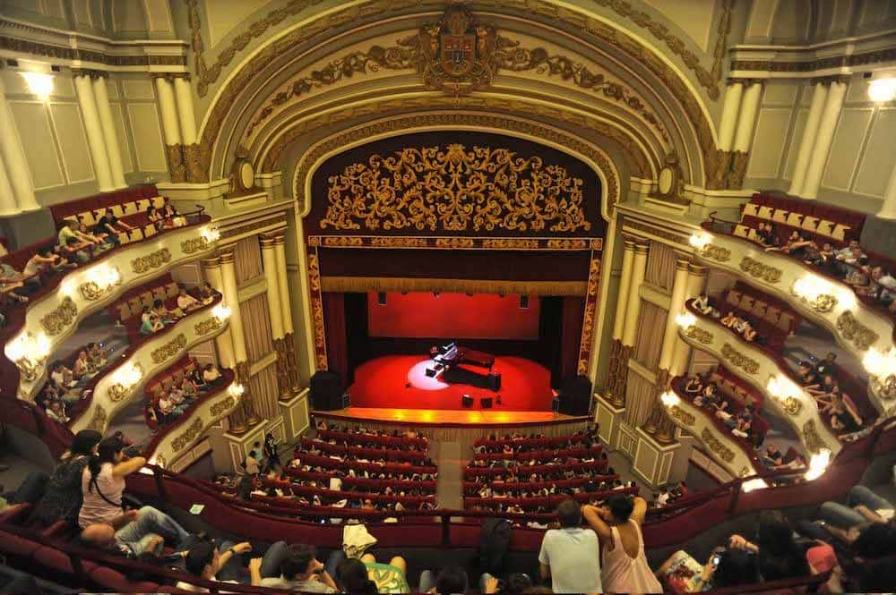 Querida Agatha Christie