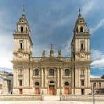 Fachada barroca de la Catedral de Santa María de Lugo