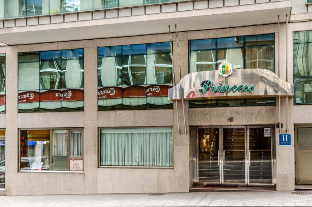 Reunión de vecinos por la discoteca Desorden