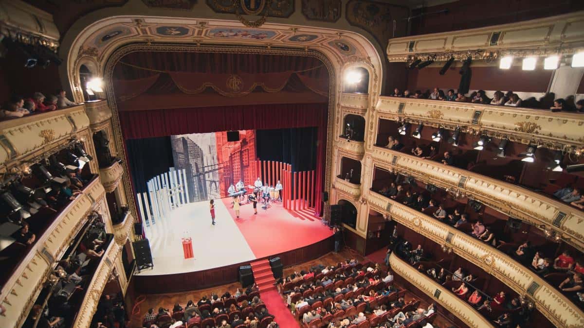 On time - Fundación Psico Ballet Maite León