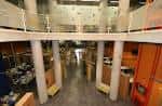 Vista interior del vestíbulo o atrio moderno de la Biblioteca de Asturias