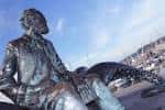 Estatua de Julio Verne en el Paseo de As Avenidas