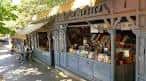 Cuesta de Moyano in Madrid | Vive Madrid Tours