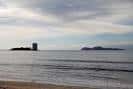 La Isla de Toralla y las Islas Cíes en el horizonte desde la costa