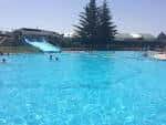 Toboganes, tubos y chorros en la piscina municipal de Collado ...