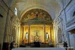 Interior de la nave principal del Convento de San Domingos con su altar mayor