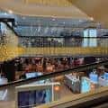 Interior de un espacio común de varios niveles en El Corte Inglés