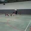 Interior de la pista deportiva del Polideportivo Agra II con jugadores