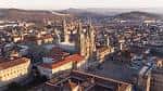 Vista aérea del casco histórico de Santiago de Compostela con la Catedral
