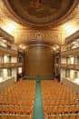 Escenario y patio de butacas del Teatro Jofre desde el centro del auditorio