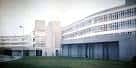 Edificio de la antigua Universidade Laboral de Ourense con amplias fachadas