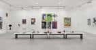 Sala de exposiciones de la Fundación DIDAC con obras y mobiliario