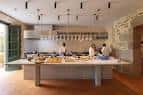 Cocina profesional completamente equipada, perfecta para servicios de catering