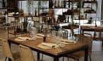Salón comedor con mesas preparadas para eventos