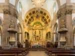Vista central del altar mayor y la nave de la Concatedral de San Julián