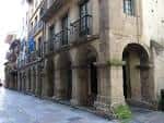 File:022 Calle de la Ferrería (Avilés), porxos.jpg - Wikimedia Commons