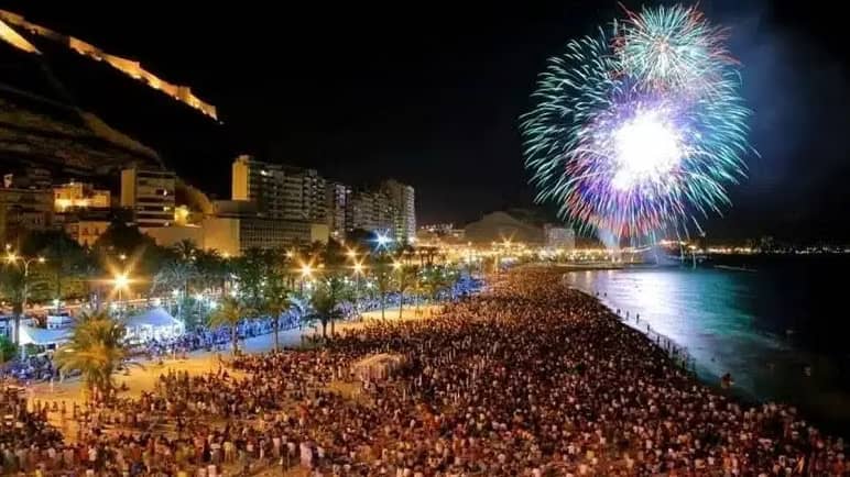 37 edición del concurso de castillos de fuegos artificiales de Alicante