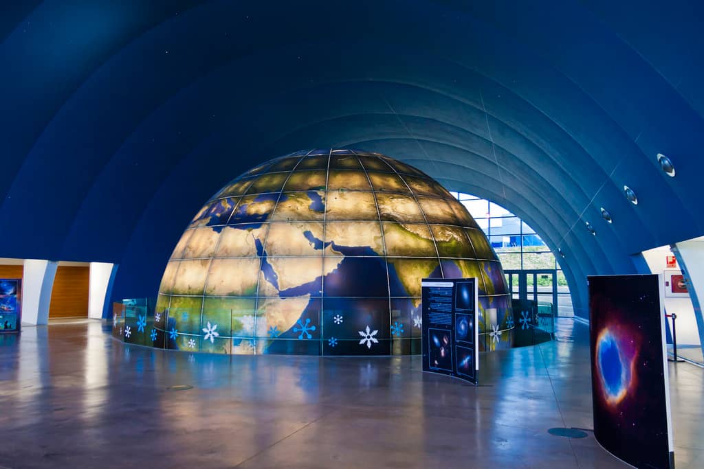 Eclipse y Perseidas gratis en el Planetario de Aragón