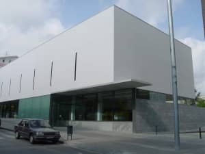 Biblioteca Municipal Armand Cardona Torrandell