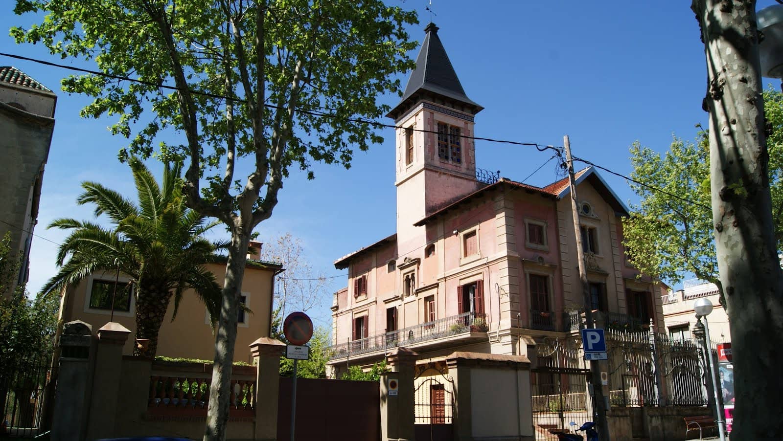 Carrer de Campoamor, 1