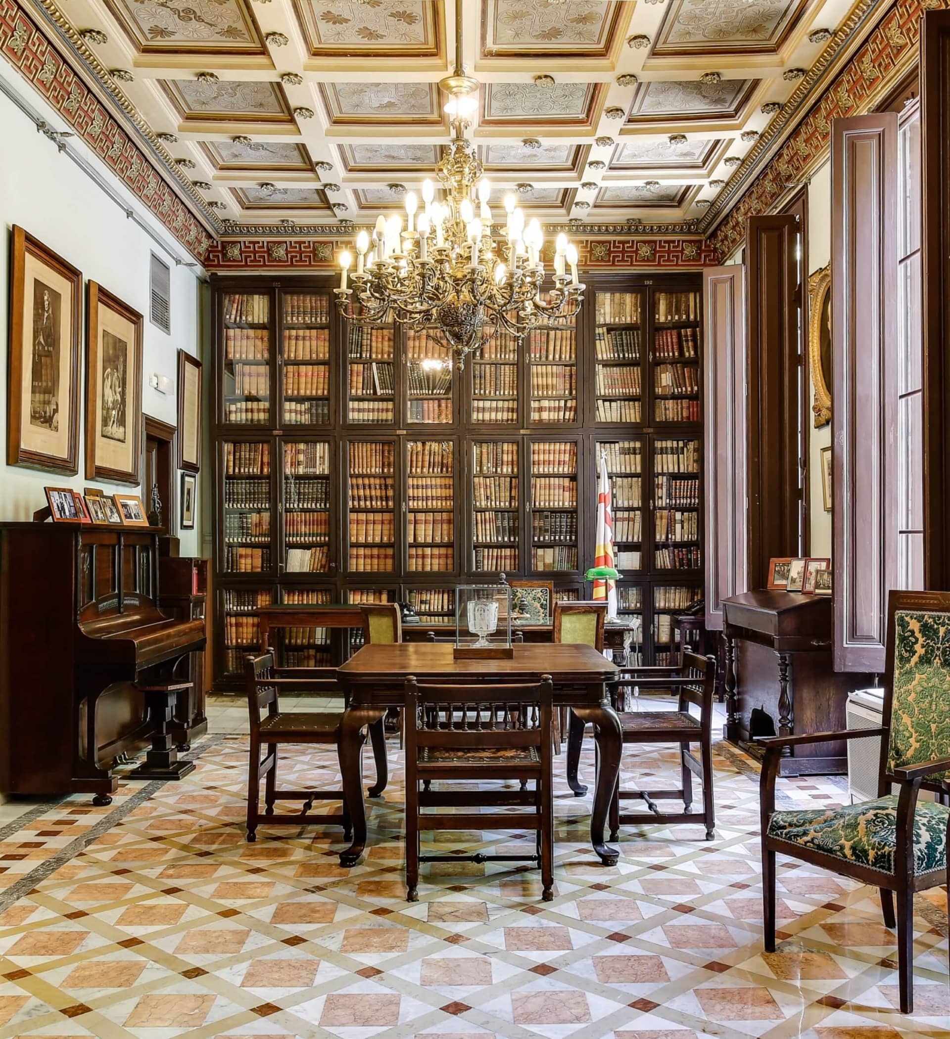 Biblioteca Pública Arús